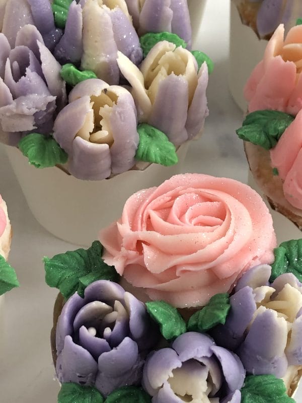 Buttercream Floral Cupcakes - Image 11