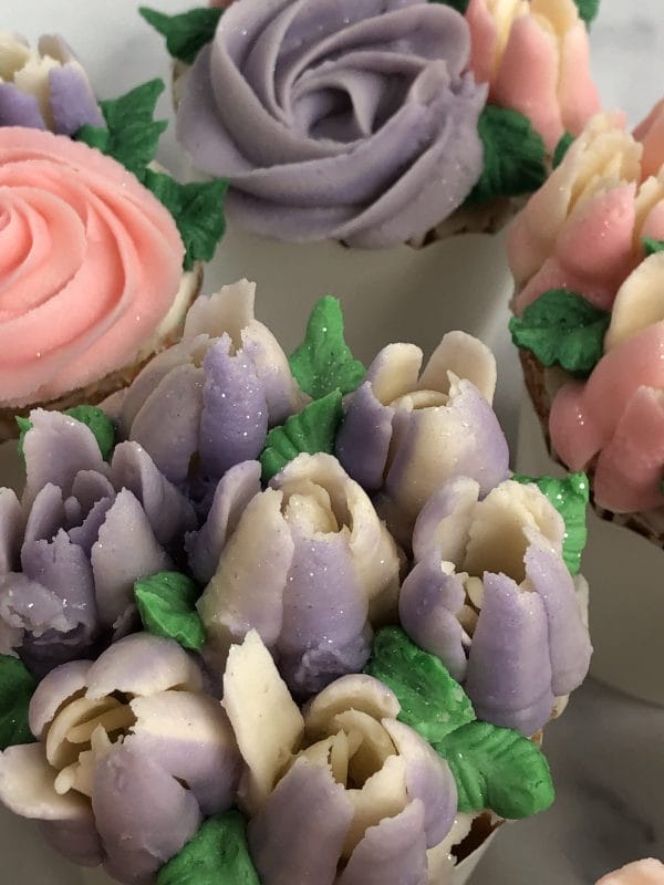 Buttercream Floral Cupcakes - Image 10